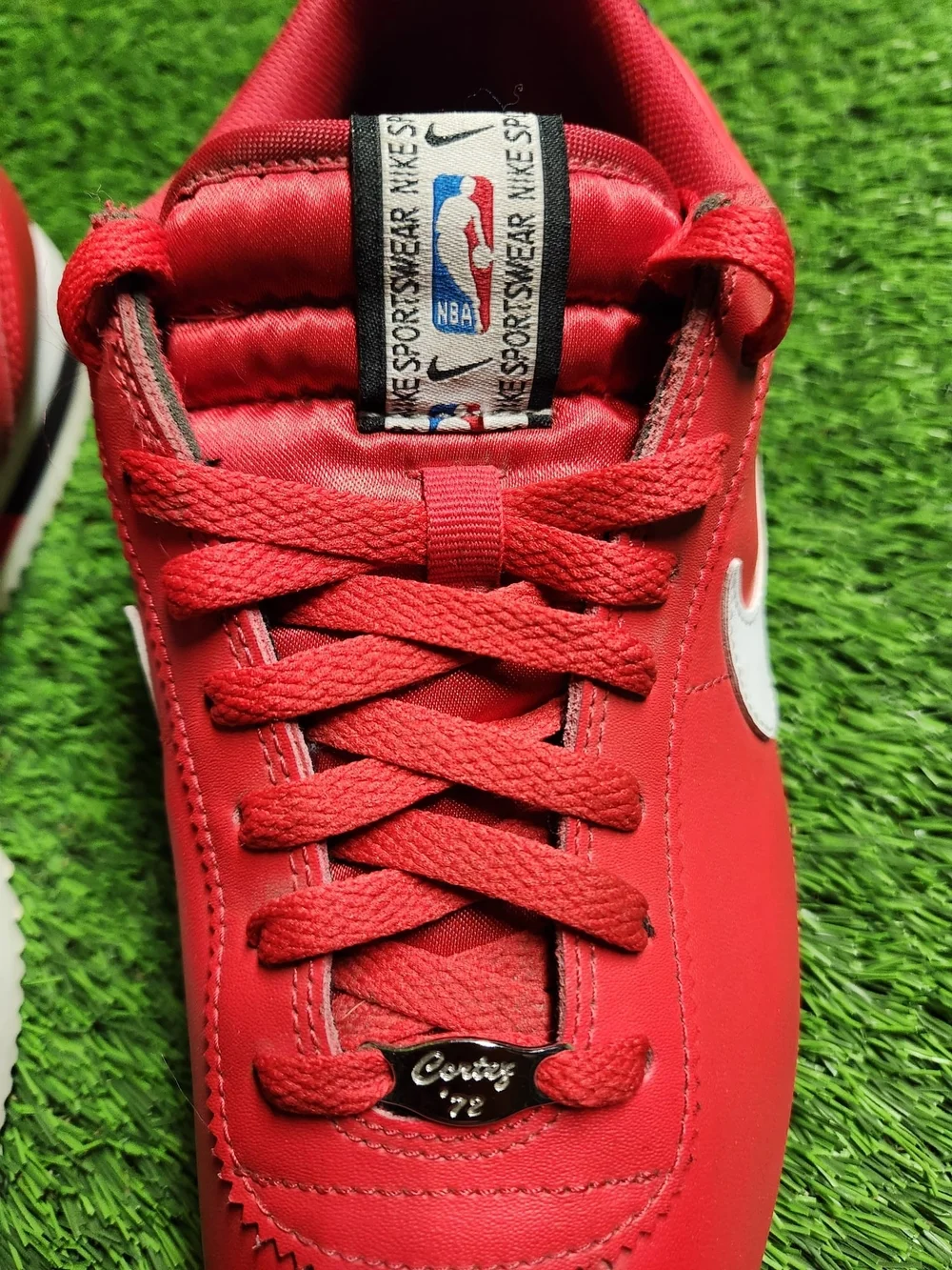 Nike Cortez NBA SE Red White Black Running Shoes Rare CI1047-600 Mens Size 10 - Picture 7 of 11